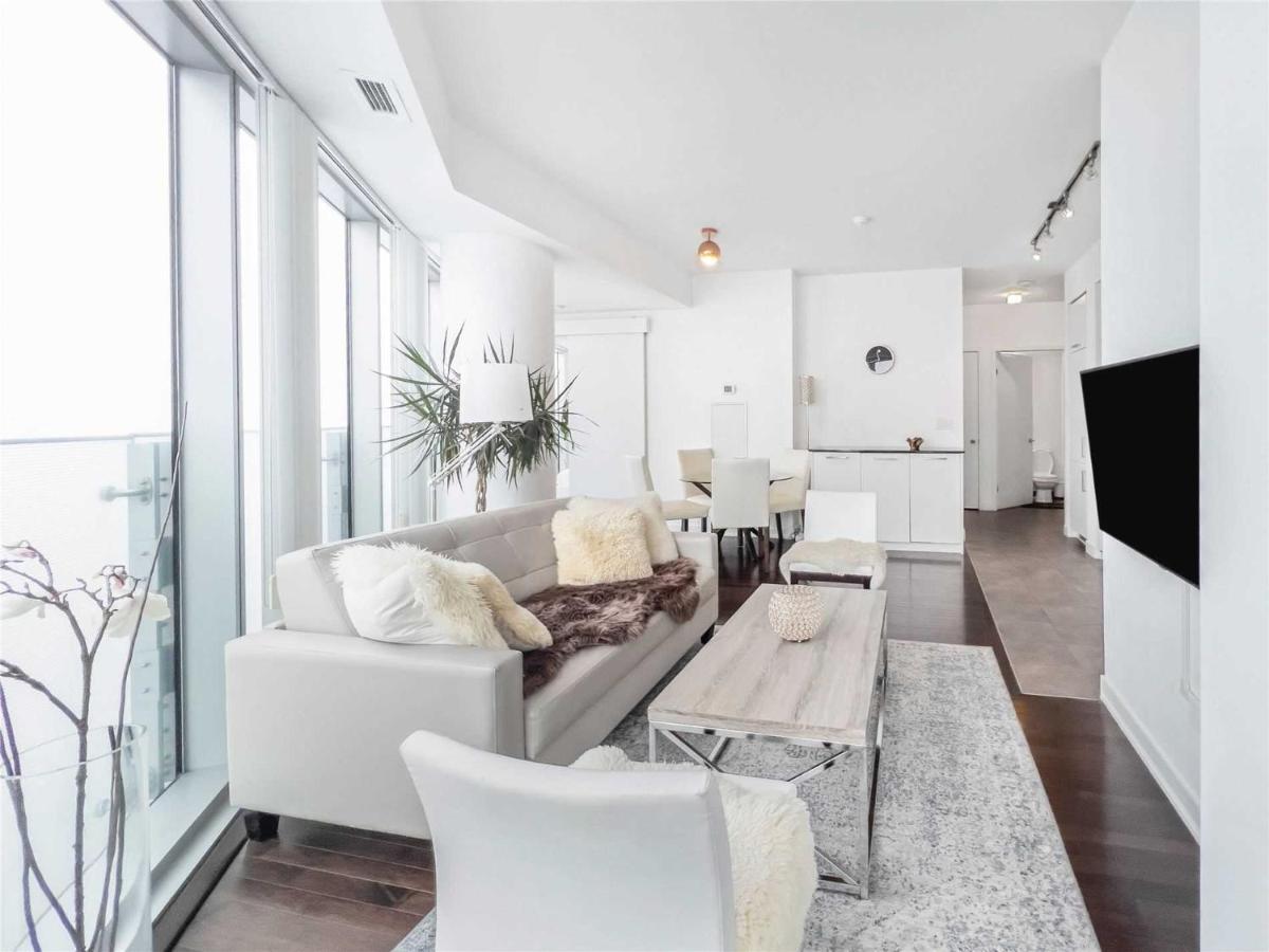 Luxury Condo In The Heart Of Toronto - Next To Scotiabank Arena Luaran gambar