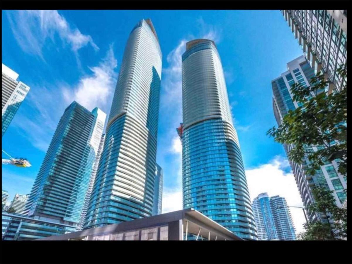 Luxury Condo In The Heart Of Toronto - Next To Scotiabank Arena Luaran gambar